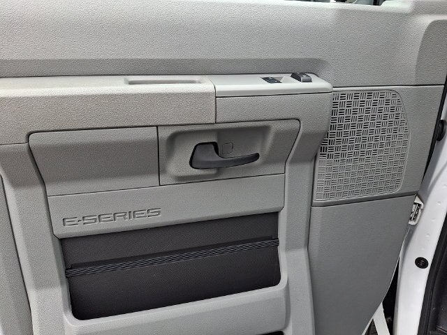 2023 Ford E-450SD Base DRW