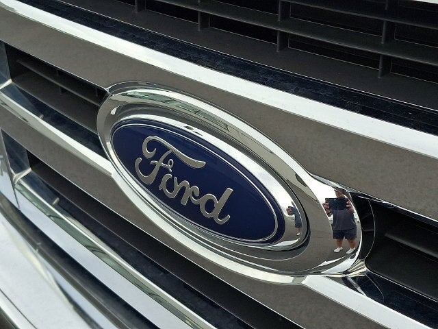 2023 Ford E-450SD Base DRW