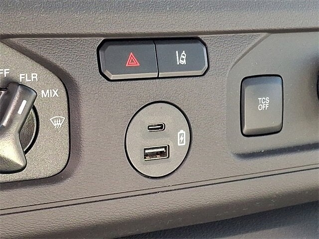 2024 Ford E-450SD 14' BOX TRUCK DRW