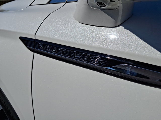 2021 Lincoln Nautilus Black Label