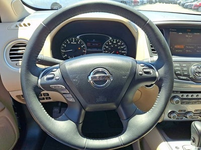 2017 Nissan Pathfinder SL
