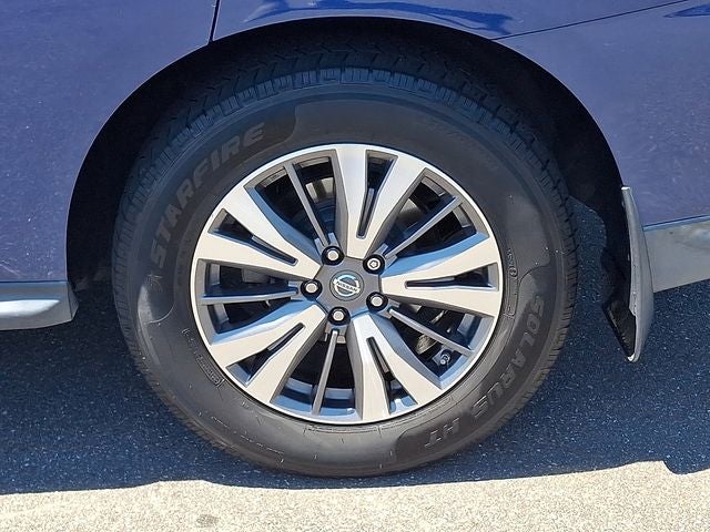 2017 Nissan Pathfinder SL