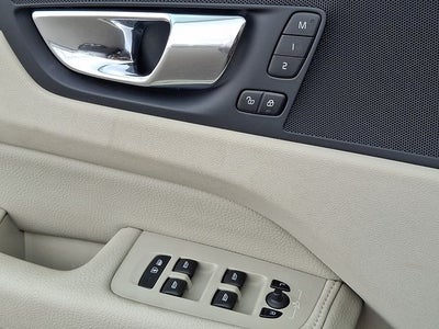 2018 Volvo XC60 T6 Momentum