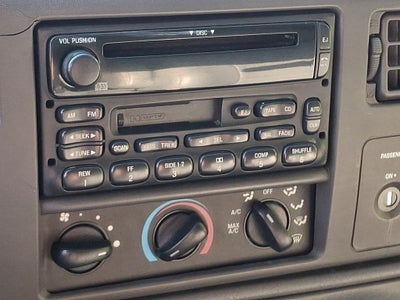 2002 Ford F-350SD Lariat 162 WB