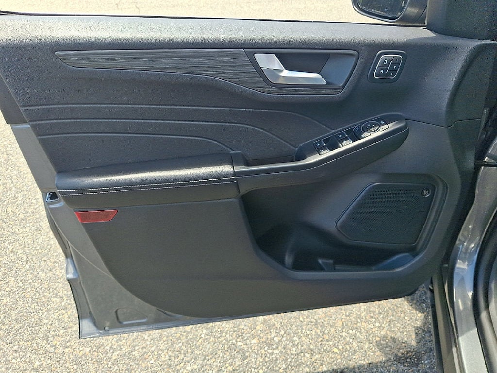 2025 Ford Escape Hybrid Platinum