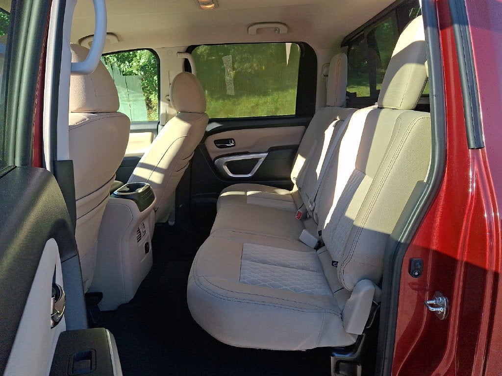 2017 Nissan Titan SV