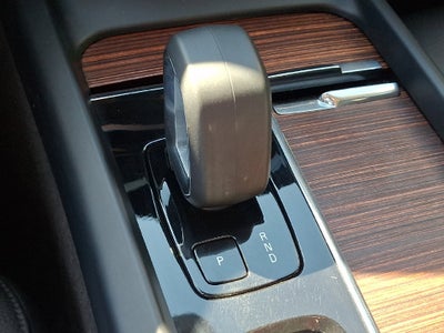 2023 Volvo XC60 B5 Plus Dark Theme