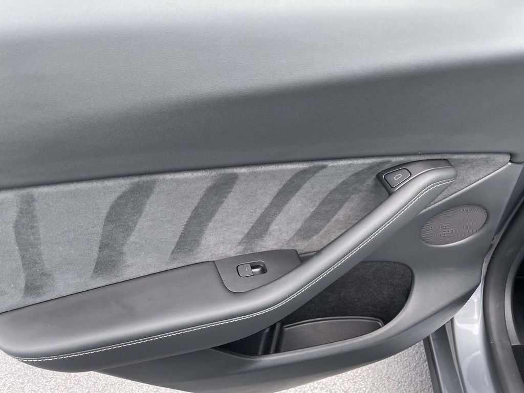2024 Tesla Model Y Long Range Single Motor Rear-Wheel Drive