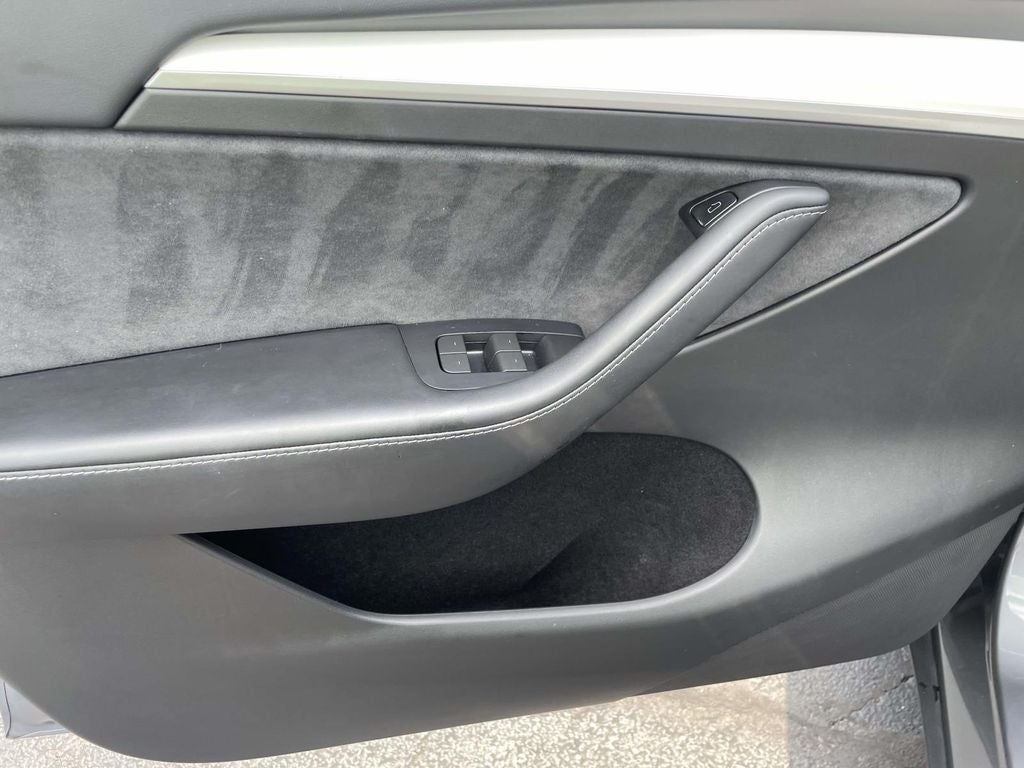 2024 Tesla Model Y Long Range Single Motor Rear-Wheel Drive