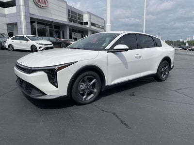 2026 Kia K4 LXS