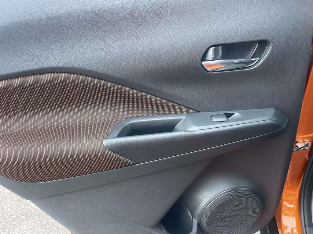 2022 Nissan Kicks SR
