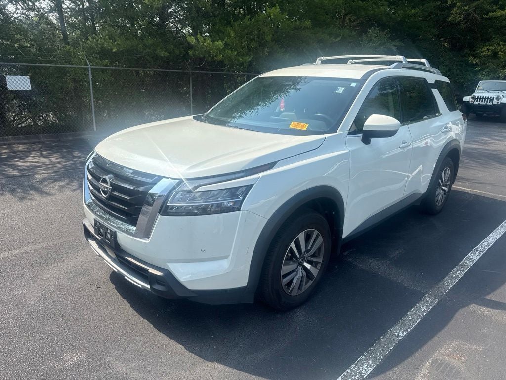 2023 Nissan Pathfinder SL
