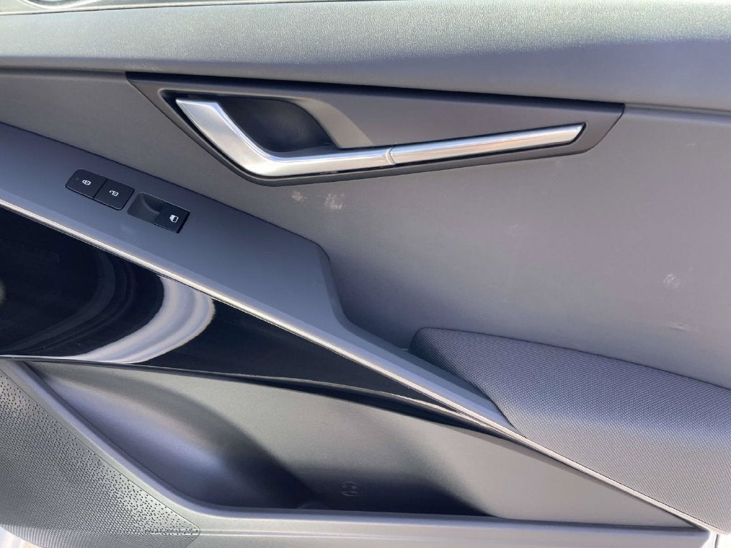 2023 Kia Niro EX
