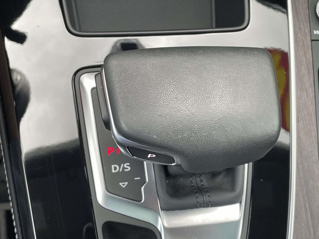 2024 Audi Q5 45 S line Premium quattro