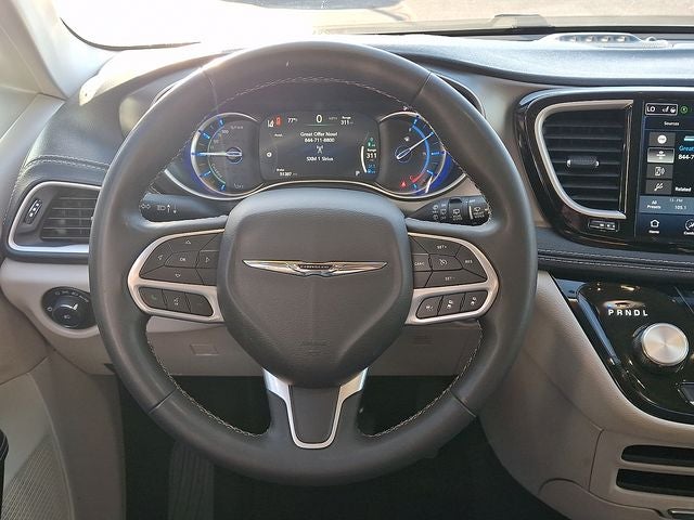 2023 Chrysler Pacifica Hybrid Touring L