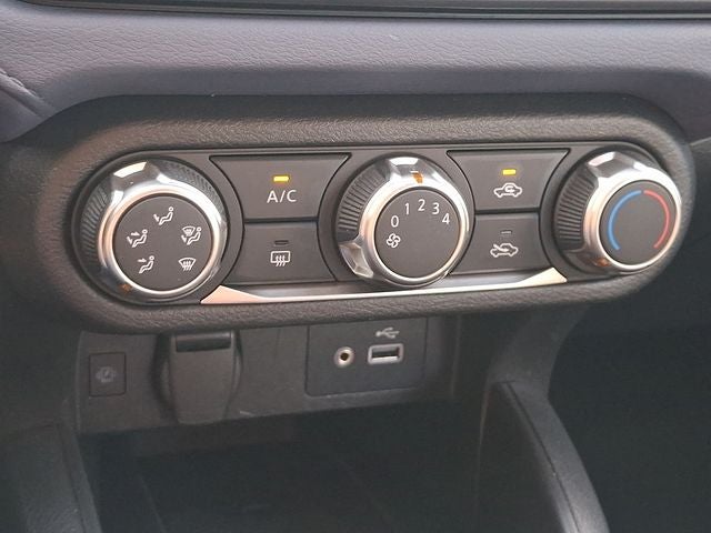 2024 Nissan Versa 1.6 SV