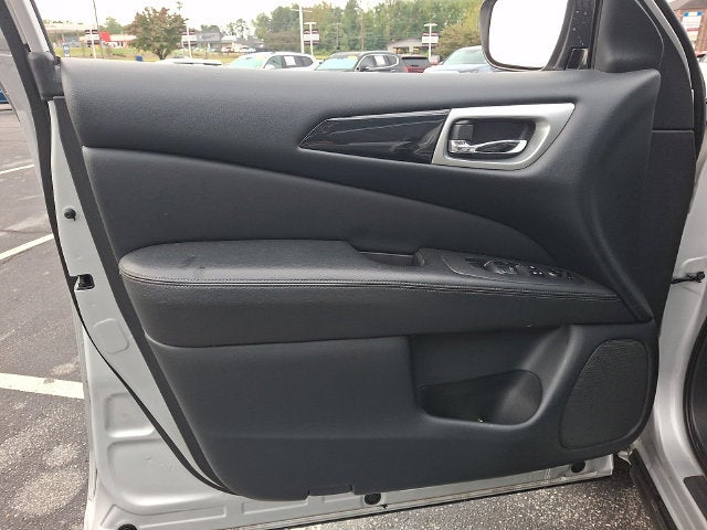 2018 Nissan Pathfinder SV