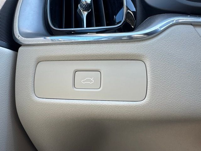 2023 Volvo XC60 B5 Core