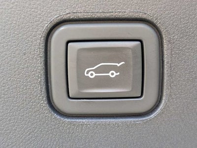 2024 Cadillac LYRIQ Luxury 2