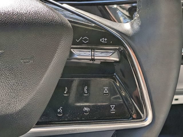 2024 Cadillac LYRIQ Luxury 2