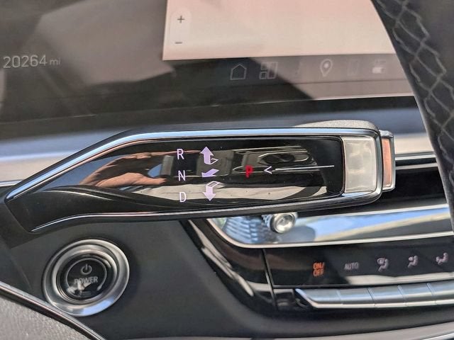 2024 Cadillac LYRIQ Luxury 2