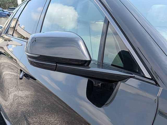 2024 Cadillac LYRIQ Sport 3