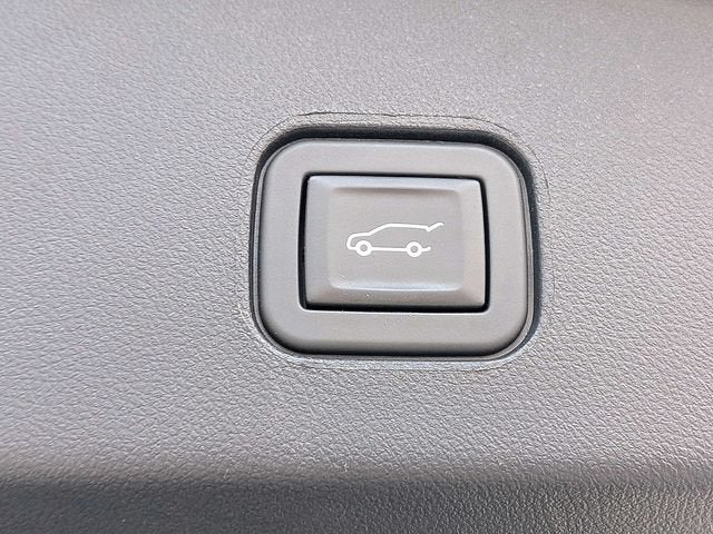 2024 Cadillac LYRIQ Sport 3