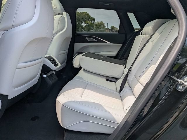 2024 Cadillac LYRIQ Sport 3