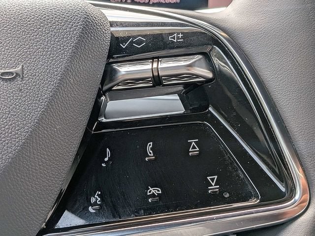2024 Cadillac LYRIQ Sport 3
