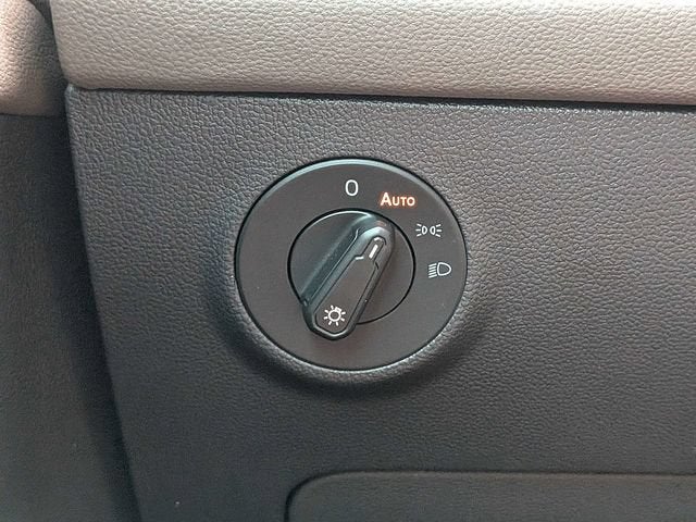 2023 Volkswagen Taos SEL