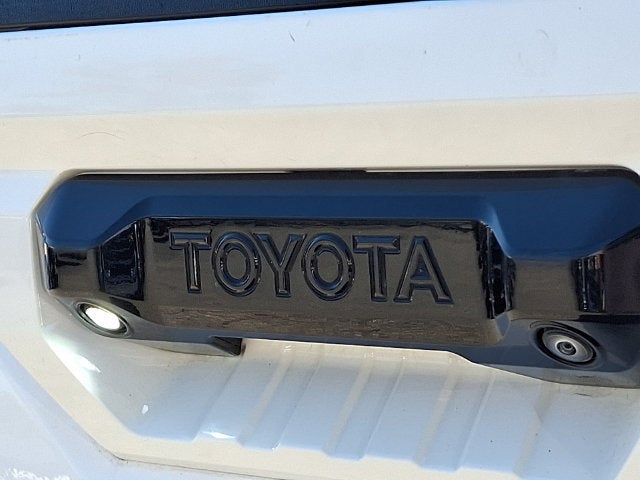 2022 Toyota Tundra 4WD SR5