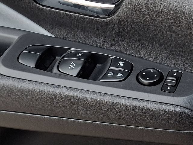 2023 Nissan Kicks SR Xtronic CVT