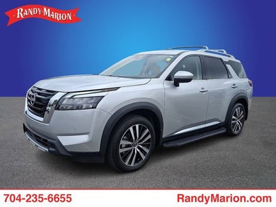 2025 Nissan Pathfinder Platinum FWD