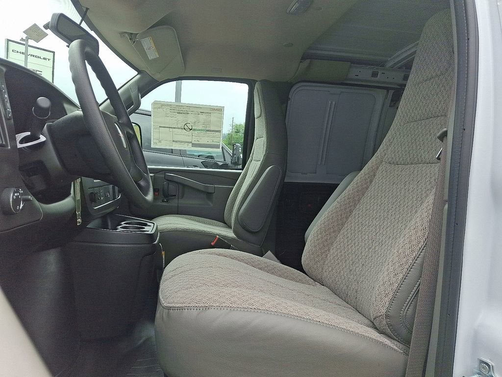 2025 GMC Savana Cargo Work Van