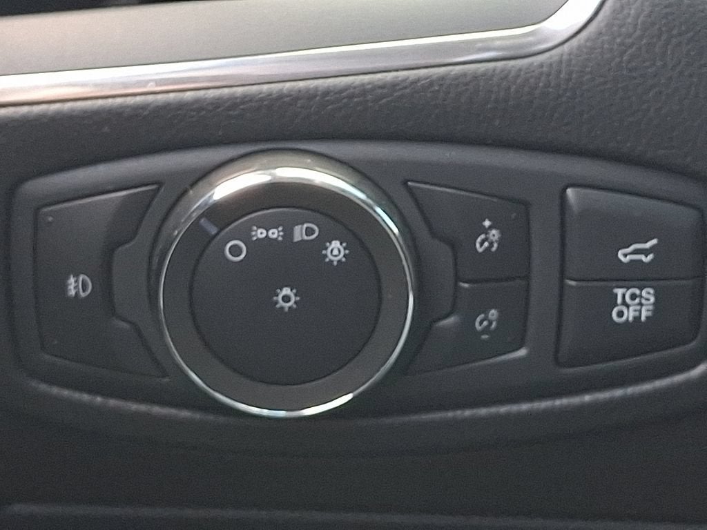 2020 Ford Edge Titanium