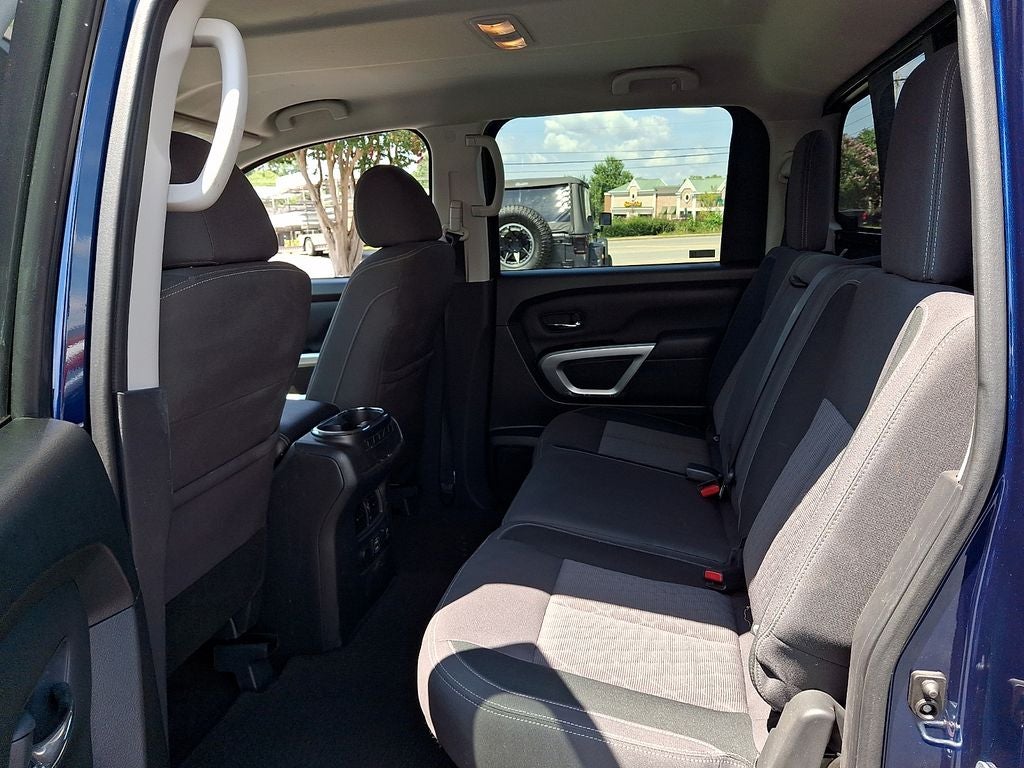 2024 Nissan Titan SV