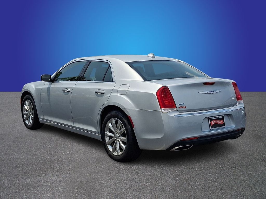 2019 Chrysler 300 Touring