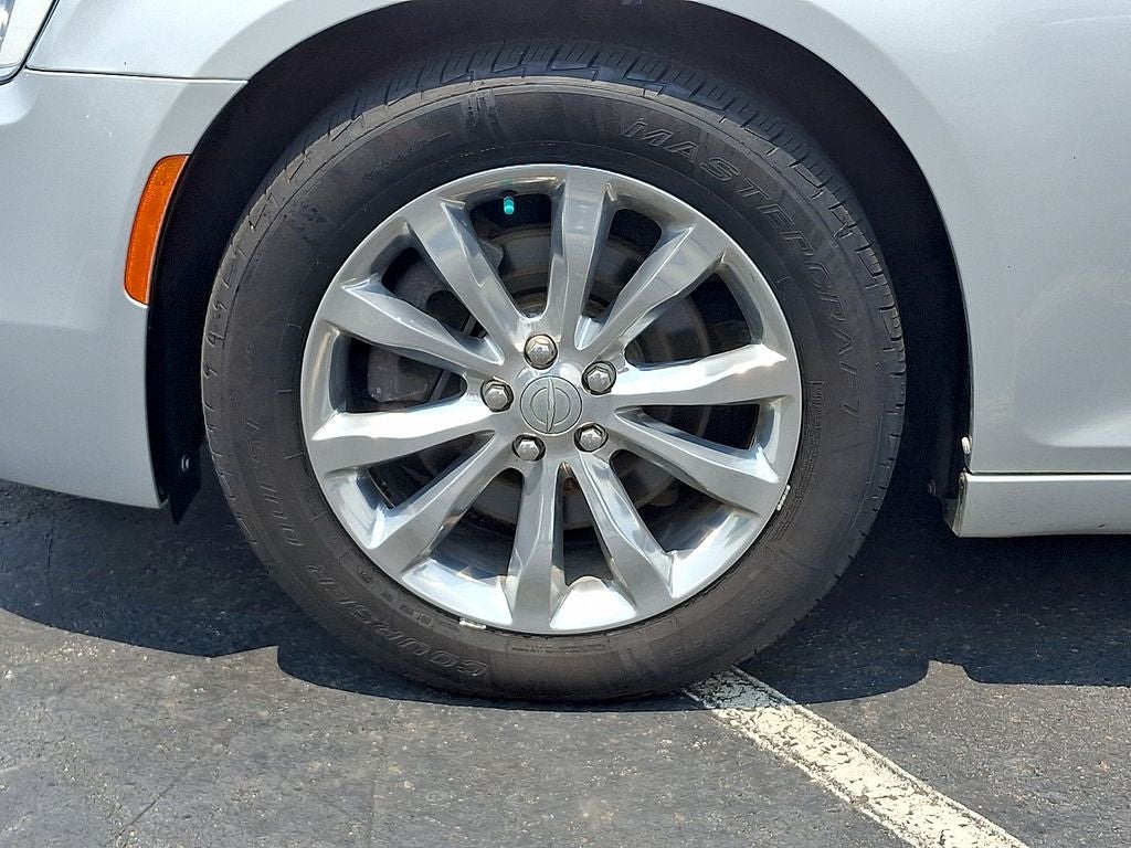 2019 Chrysler 300 Touring