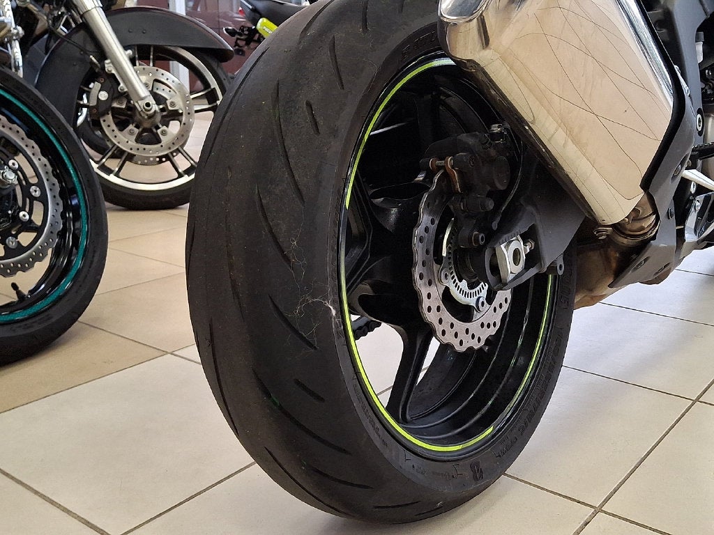 2021 Kawasaki Ninja ZX-6R Base
