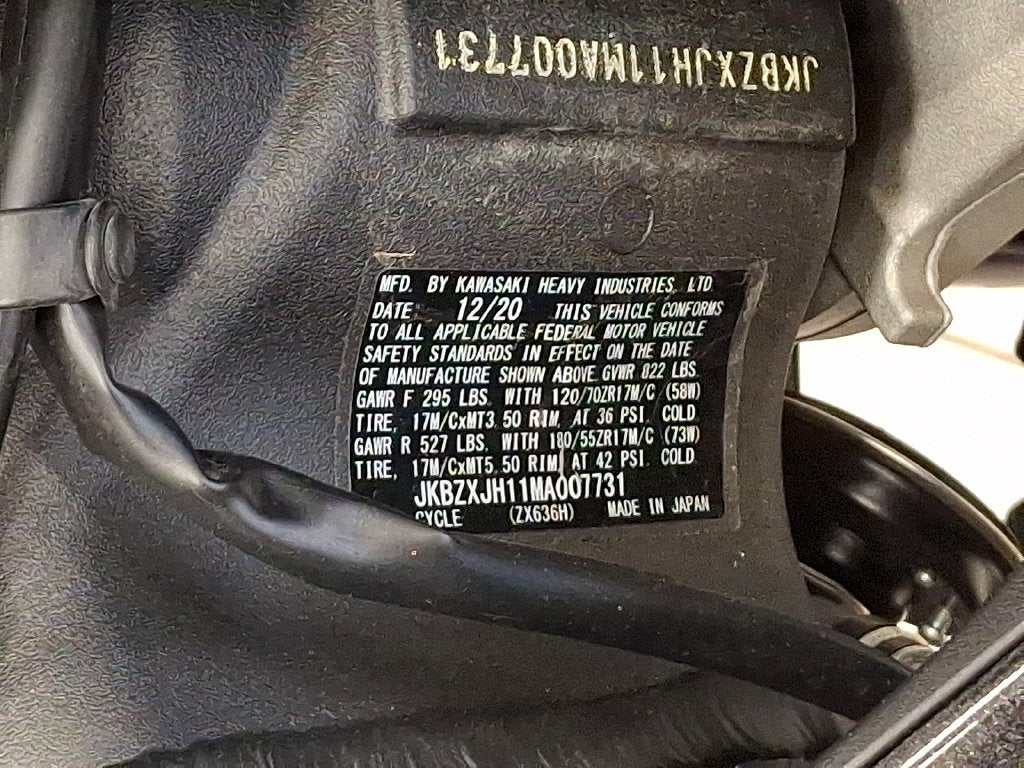 2021 Kawasaki Ninja ZX-6R Base
