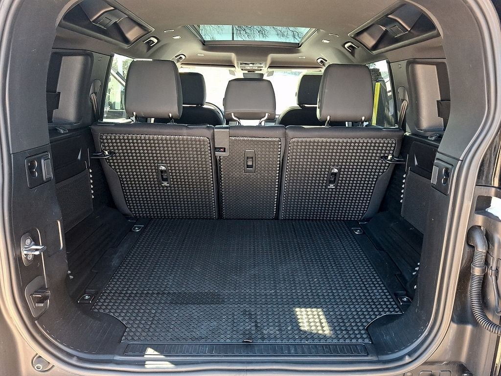 2025 Land Rover Defender 110 S