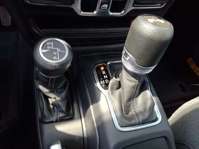 2025 Jeep Wrangler 4-Door Summit 4x4