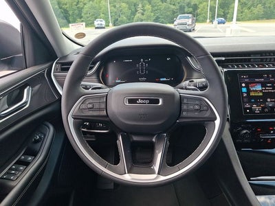 2023 Jeep Grand Cherokee L Laredo 4x4