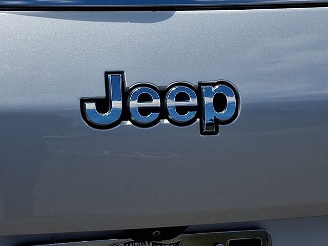 2023 Jeep Grand Cherokee L Laredo 4x4