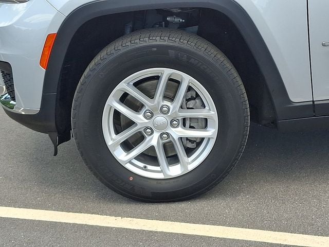2023 Jeep Grand Cherokee L Laredo 4x4