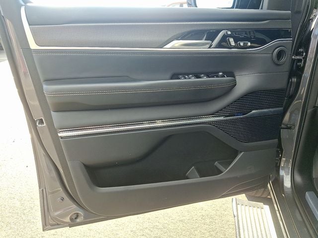 2023 Jeep Grand Wagoneer Series II
