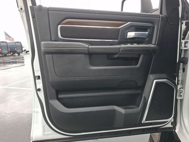 2024 RAM 3500 Laramie Crew Cab 4x4 8' Box