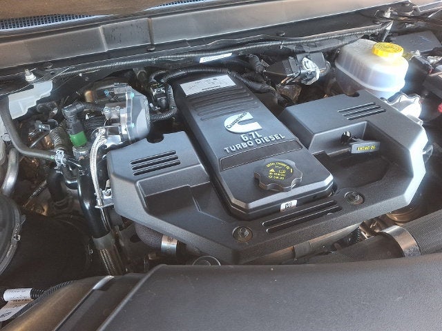 2022 RAM 2500 Laramie Crew Cab 4x4 6'4' Box
